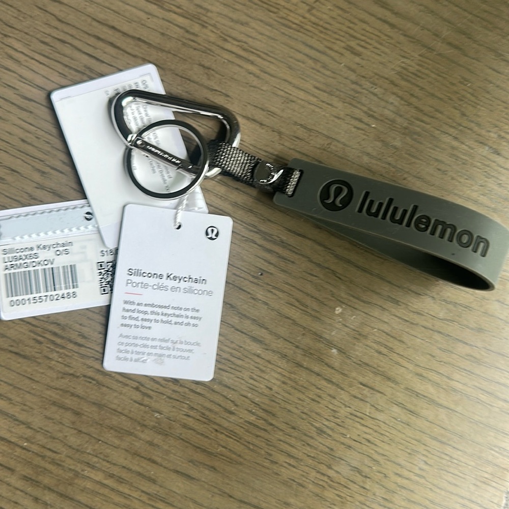 Lululemon Silicone Keychain Live In The Moment Color Army Green/Dark Olive NWT